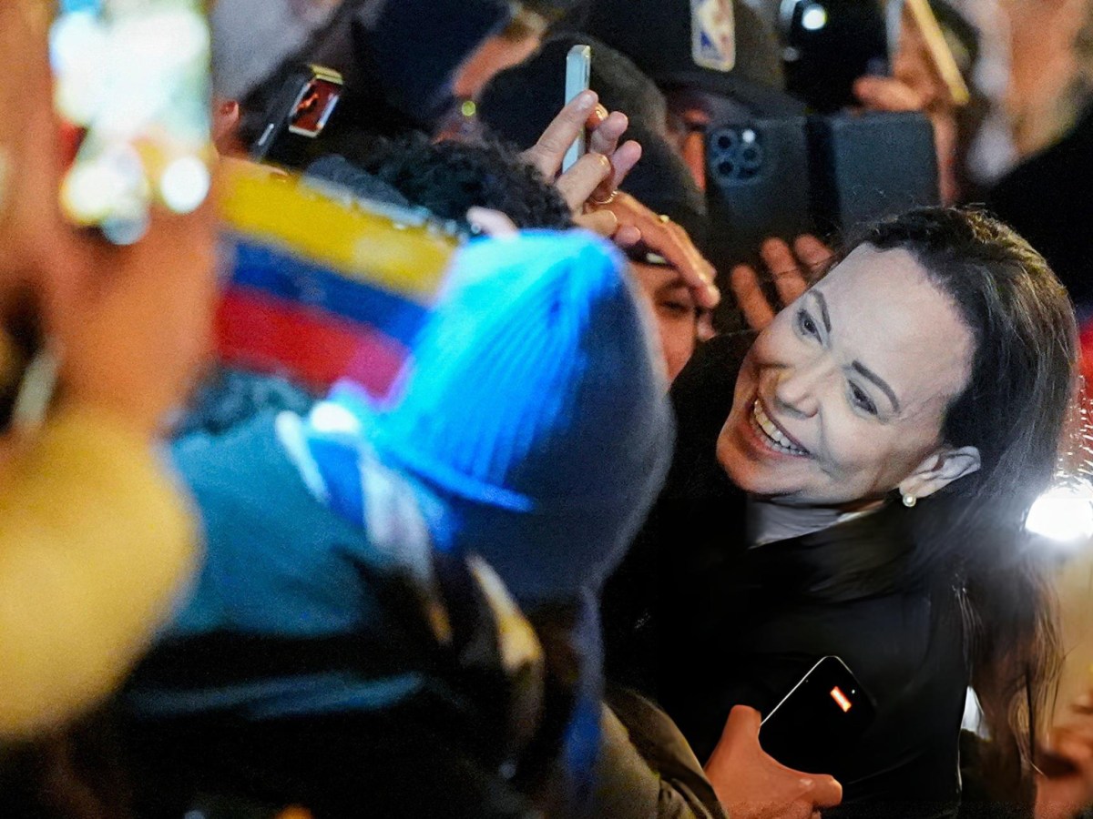 De la silla vacía, al abrazo en la&nbsp;calle